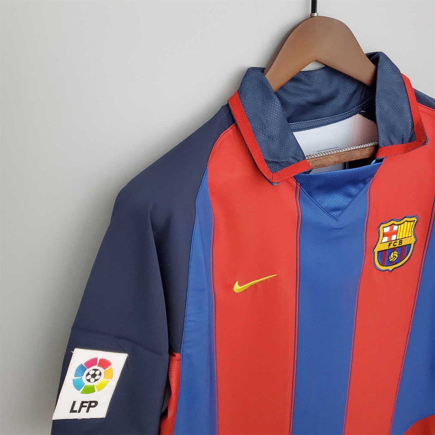 Ronaldinho 10 Barcelona 2003-04 Home Jersey