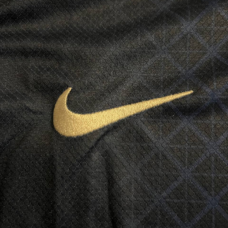 25/26 Paris Saint Germain Home Kit